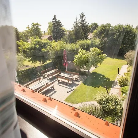 Castrum Vendeghaz 게스트하우스 Szigetszentmárton