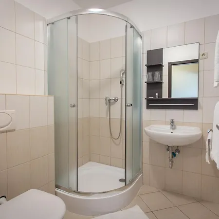 Castrum Vendeghaz 3* Szigetszentmárton