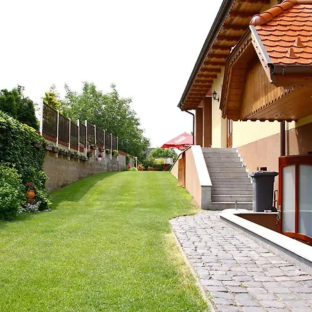 게스트하우스 Castrum Vendeghaz