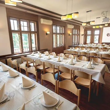 Castrum Vendeghaz 3* Szigetszentmárton